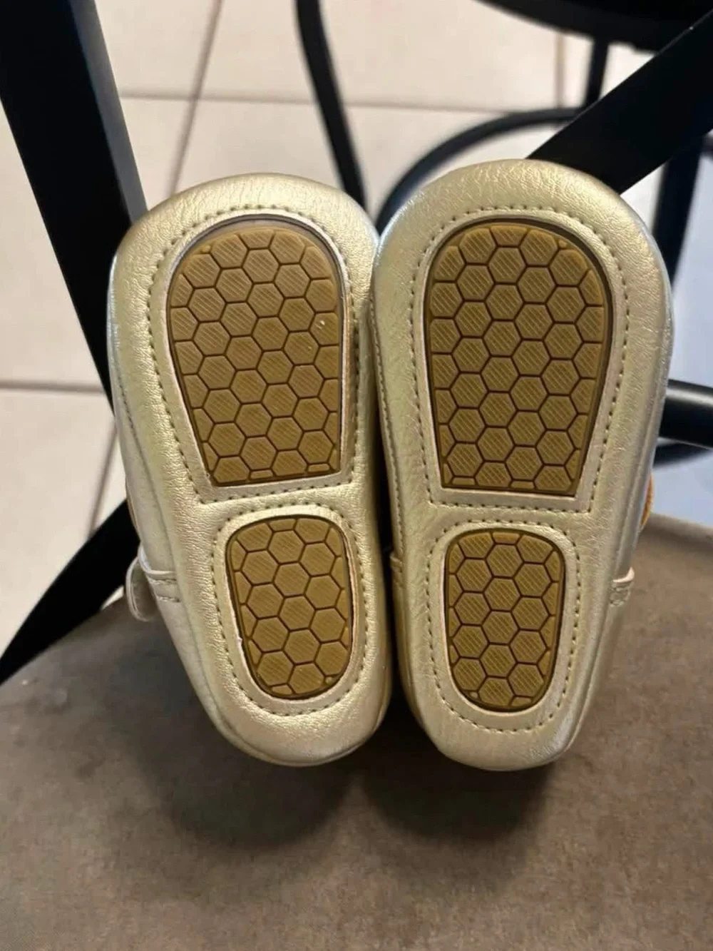 NWT 12/18m Amazon Gold Mary Jane scalloped NonSlip First Walkers Shoes. RT 19